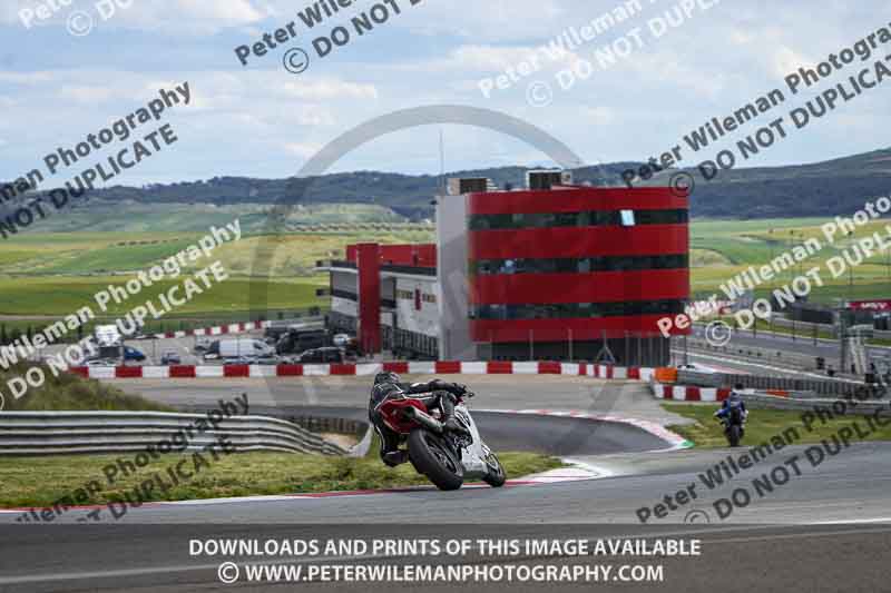 cadwell no limits trackday;cadwell park;cadwell park photographs;cadwell trackday photographs;enduro digital images;event digital images;eventdigitalimages;navarra;no limits trackdays;peter wileman photography;racing digital images;trackday digital images;trackday photos